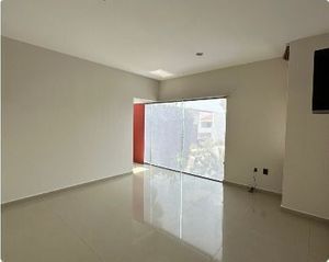 CASA EN VENTA EL CAMPANARIO QUERETARO RCV240416-AE