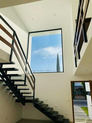 VENTA DE CASA EN HACIENDAS DE TEQUISQUIAPAN QUERETARO RCV240322-SN