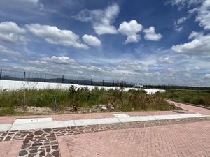 TERRENO EN VENTA CIUDAD MADERAS SUR 2 GUANAJUATO RTV210823-EC