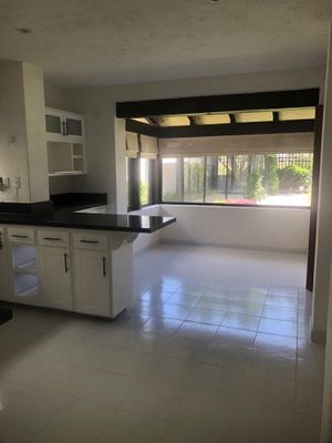 CASA EN VENTA EN VILLAS DEL MESÓN CON OPCÍON DE RECÁMARA EN PB RCV230920-MN