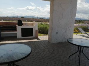 TERRENO EN VENTA CIUDAD MADERAS CORREGIDORA RTV221216-VA