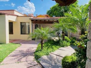 CASA EN RENTA DE UNA PLANTA FRACC. DEL VALLE QUERETARO RCr240827-GM