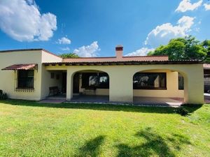 CASA EN RENTA DE UNA PLANTA FRACC. DEL VALLE QUERETARO RCr240827-GM