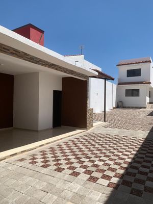 CONJUNTO DE TRES CASAS EN VENTA SAN JUAN DEL RIO QUERETARO RCV240223-EL