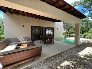 Casa en venta en Yucatán Country Club, al norte de Mérida | Privada Xtakay