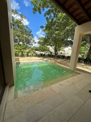 Casa en venta en Yucatán Country Club, al norte de Mérida | Privada Xtakay