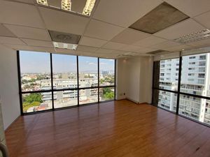 Excelente Oficina en Renta Acondicionada de 570 m2. P11 Col. Granada