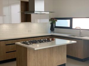 Exclusiva Casa en Venta 288 m2 Zibata Queteraro