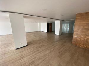 Oficina acondicionada en renta de 244 m2. Colonia Juarez