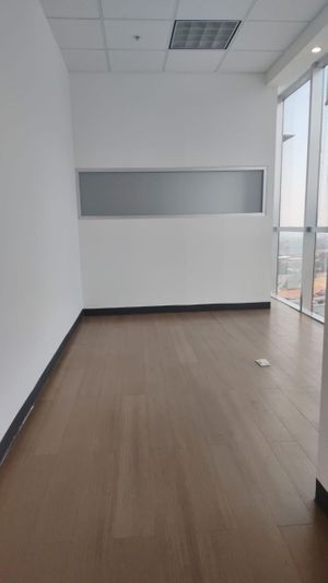 Oficina Acondicionado en Renta 272 m2 en Santa Fe.