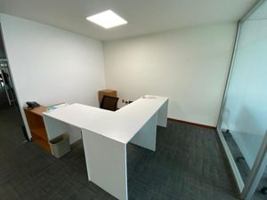 Oficina Acondicionada en Renta 300 m2 en colonia Cuauhtemoc.