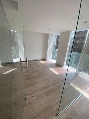 Oficina acondicionada en renta de 244 m2. Colonia Juarez