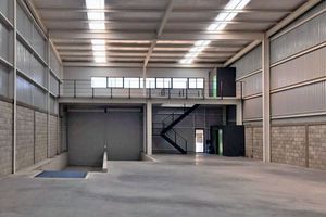 Amplias Bodegas en Venta 220 m2 El Marques Queretaro.