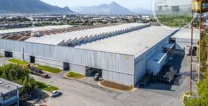 Bodega Industrial en Renta 33 mil m2 en Monterrey.