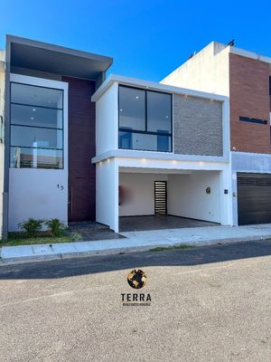 CASA EN VENTA EN FRACCIONAMIENTO LOMAS DEL MAR