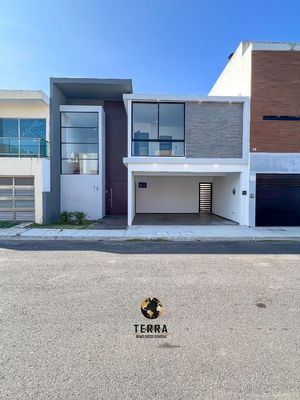 CASA EN VENTA EN FRACCIONAMIENTO LOMAS DEL MAR