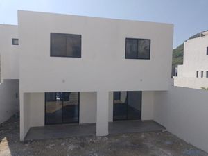 Casa en Cumbres de Santiago en venta