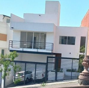 CASA EN VENTA EN MILENIO III QUERETARO