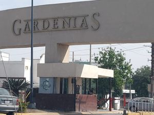 Casa en venta en Gardenias, Juárez, Nuevo León