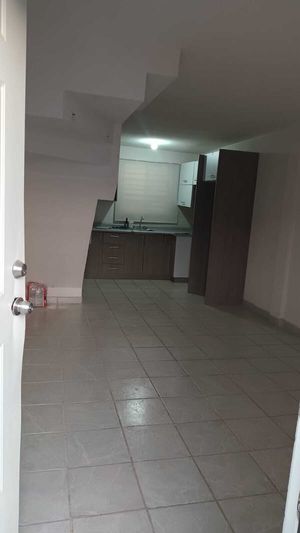 Venta de Casa Tipo Dúplex en Valle de Lincoln, Sector Minas, García N.L.