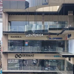 Venta de Local Comercial en Plaza Santa Mónica, Monterrey N.L.