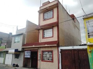 Venta de edificio con 5 departamentos en Ecatepec, Polígono II