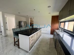 CASA EN RENTA CON ALBERCA, PIPIOLTEPEC