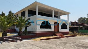 CASA AMPLIA EN ZONA TEMPLADA,  VALLE DE BRAVO