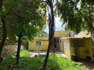 CASONA EN VENTA  A  UNA CUADRA DEL REMATE DE MONTEJO