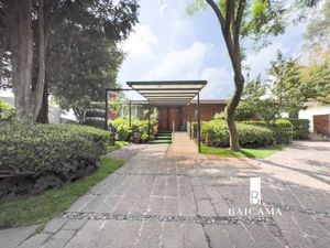 Casa en Venta como Terreno en Bosques de las Lomas