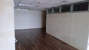 Oficina en Renta en Torre Lesin 400m2