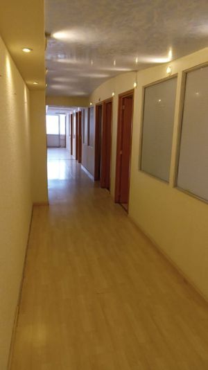 Oficina en Renta en Torre Lesin 400m2