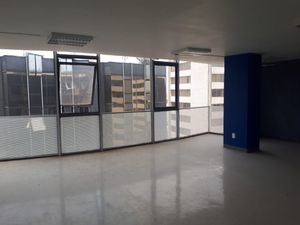 Excelente Oficina en Renta de 685 m2.