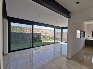 VENTA CASA EN LOMAS CAMPANARIO NORTE