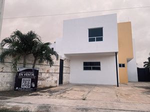 Casa en Dzityá con amplio terreno y piscina