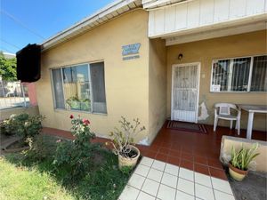 SE VENDE CASA EN LA CALLE 9 , IDEAL PARA COMERCIO, ZONA CENTRO, ENSENADA, B.C.