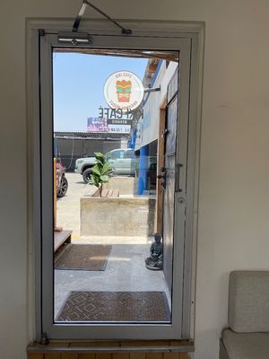 TRASPASO DE LOCAL CON CAFÉ KIKI, LOS PINOS
