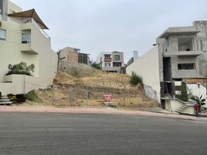 VENTA DE TERRENO EN CUMBRES DE JUÁREZ