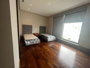 VENTA hermosa casa en Fuentes del Valle a estrenar