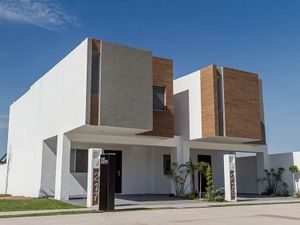 CASA EN VENTA AL PONIENTE DE LA CIUDAD 3 RECAMARAS