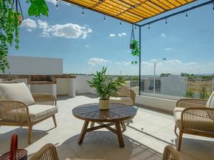 CASA EN VENTA AL PONIENTE DE LA CIUDAD 3 NIVELES