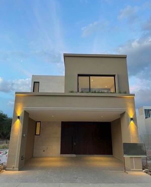 CASA DE LUJO EN VENTA AL PONIENTE