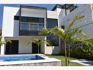 Casa en Venta en Pedregal de las Fuentes Jiutepec