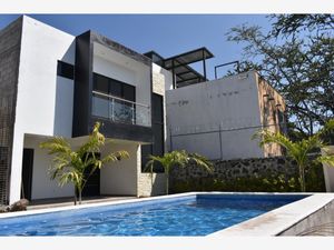 Casa en Venta en Pedregal de las Fuentes Jiutepec