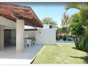 Casa en Venta en Colinas de Santa Fe Xochitepec