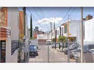 Casa en Venta en Parques Del Nilo Guadalajara