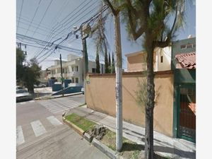 Casa en Venta en La Calma Zapopan