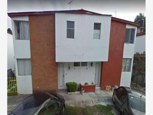 Casa en venta en C. 9 190, Coapa, Ex-Hacienda Coapa, Coyoacán, 04870 Ciudad  de México, CDMX, México. Metro TEXTITLAN Servicio de Transportes Eléctricos  del DF, Escuela Nacional Preparatoria N° 5 