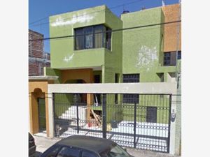 Casa en Venta en Jardines de San Joaquín Zamora