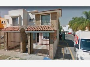 Casa en Venta en Residencial del Valle Zapopan